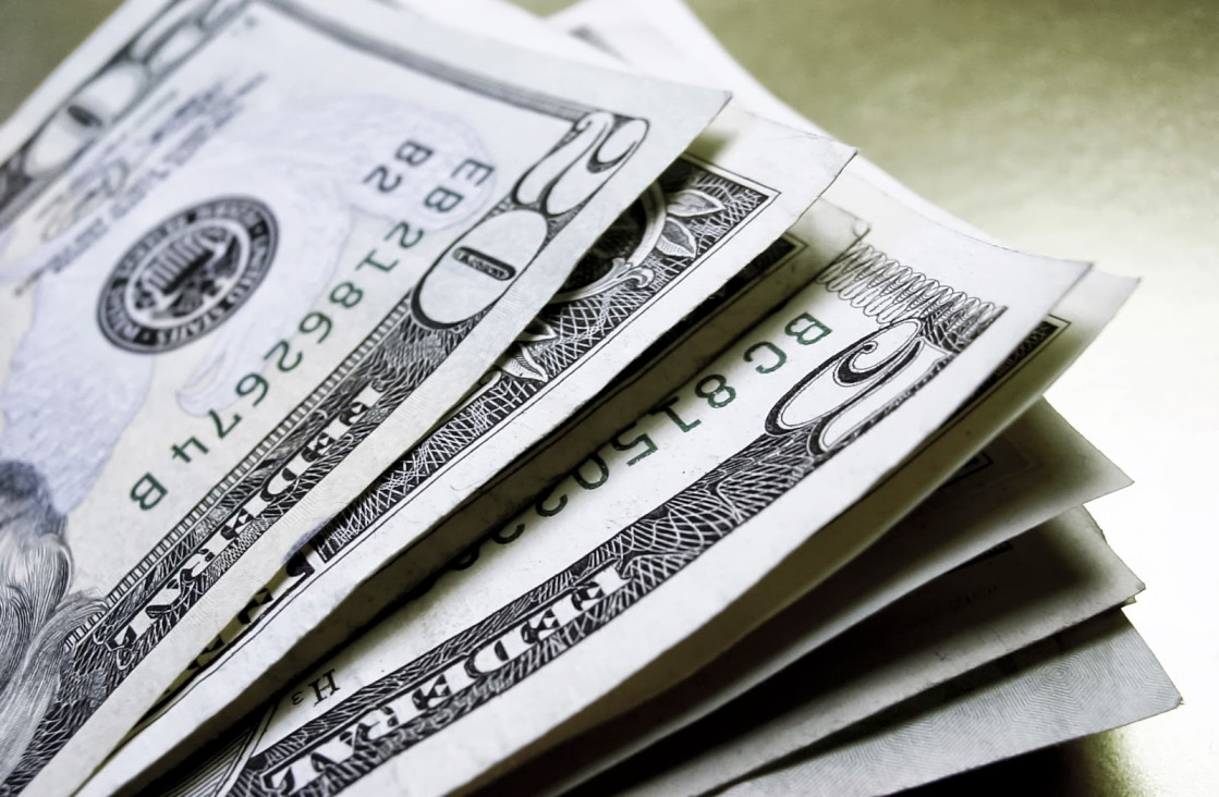 imagen El dólar pasó los $ 16