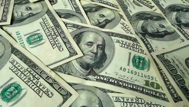 imagen Por qué el dólar baja en Mendoza y sube en la Nación