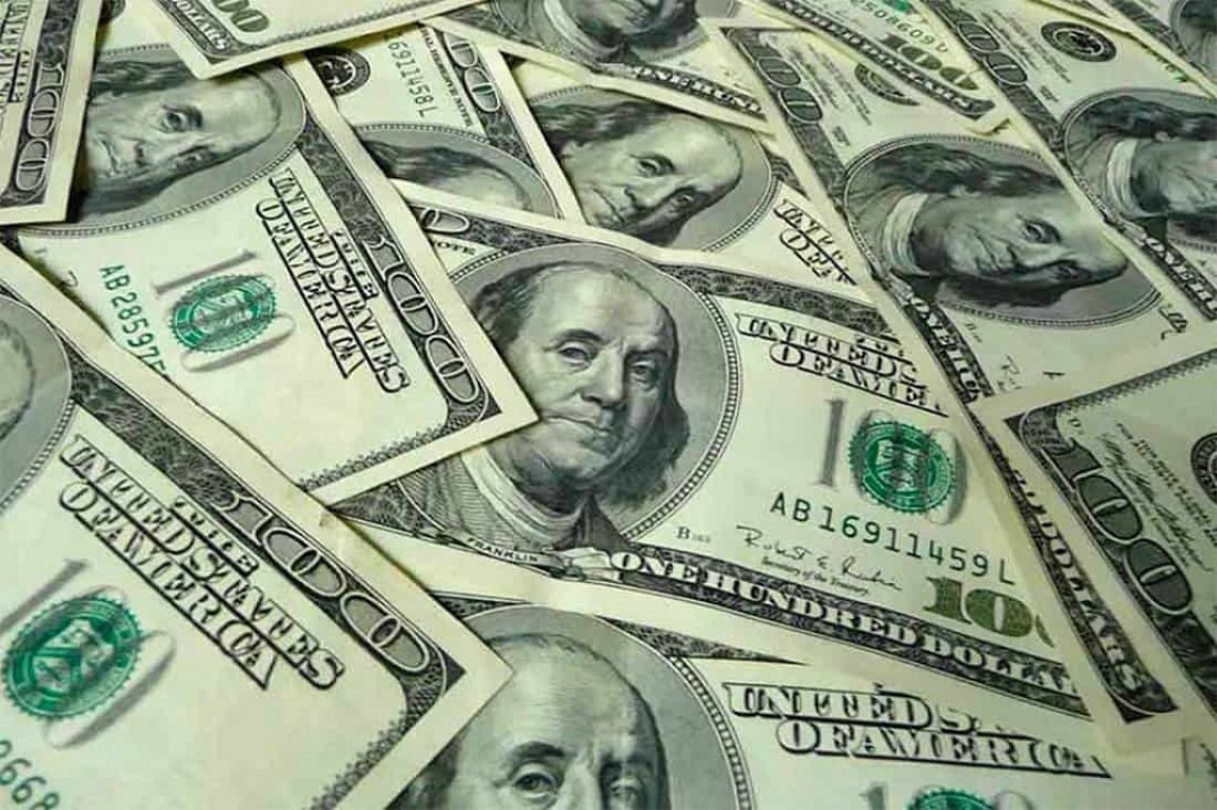 imagen Por qué el dólar baja en Mendoza y sube en la Nación