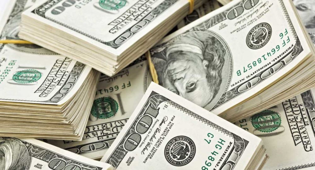 imagen Se despertó el dólar: repuntó cinco centavos y volvió a los $ 16