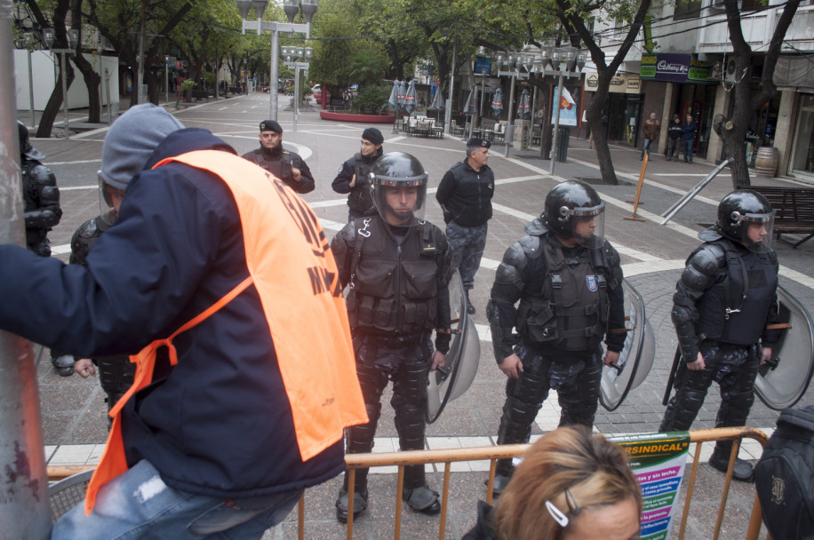 imagen Fotogalería: el acampe en la legislatura