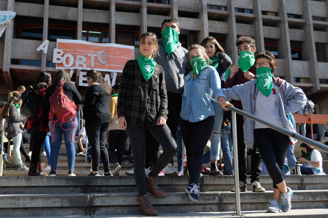 imagen Pañuelazo en la universidad por el aborto legal