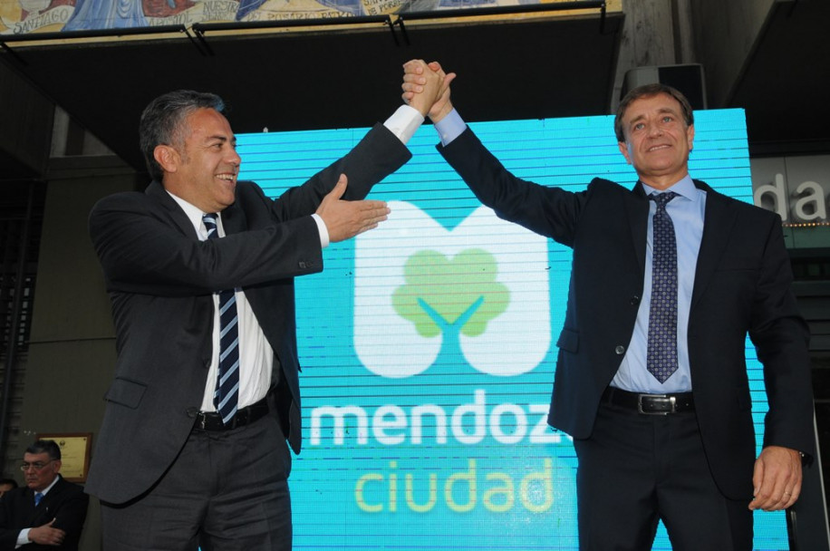 imagen Suárez prometió una Ciudad presente para los más necesitados 