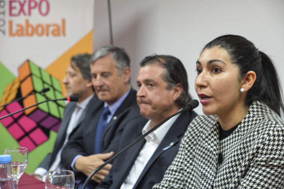 imagen Expo Laboral en fotos, un espacio para la búsqueda de empleo