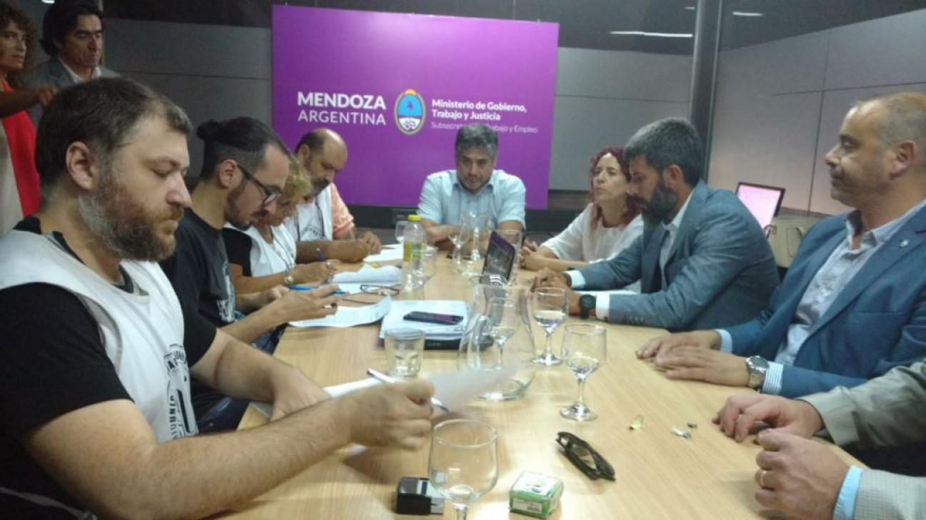 imagen Sin acuerdo: El SUTE rechazó la propuesta del Gobierno