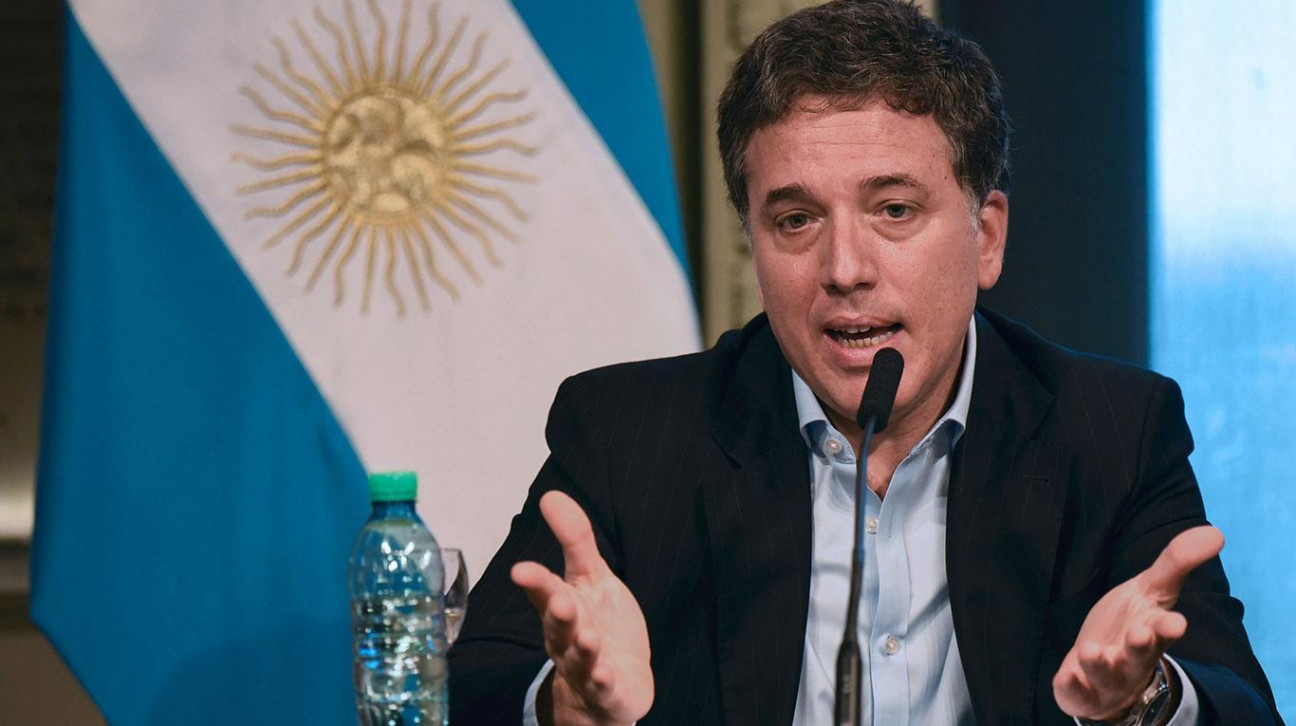 imagen Dujovne: "El consumo se va a reactivar a partir de mayo o junio"