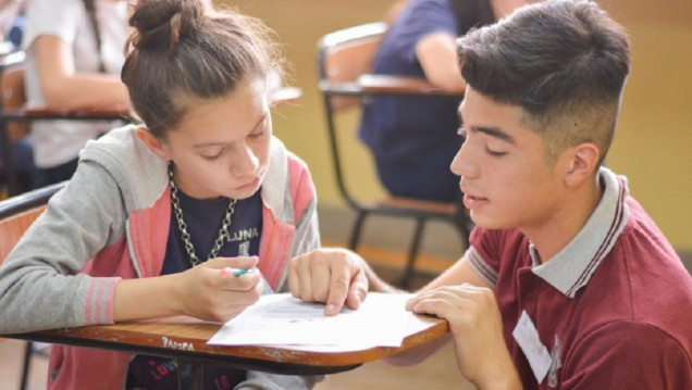 imagen Baja en la tasa de egreso del secundario, el dato que pone en jaque a la educación de la región