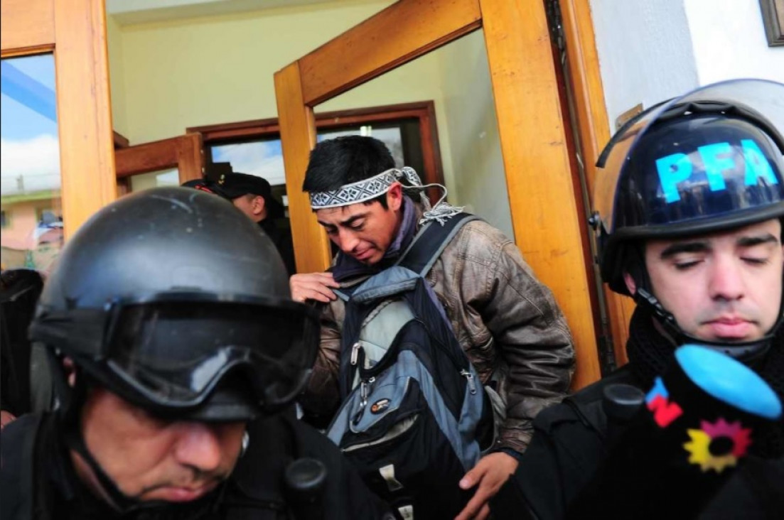 imagen Los mapuches se reunieron con Otranto y levantaron la toma del juzgado de Esquel