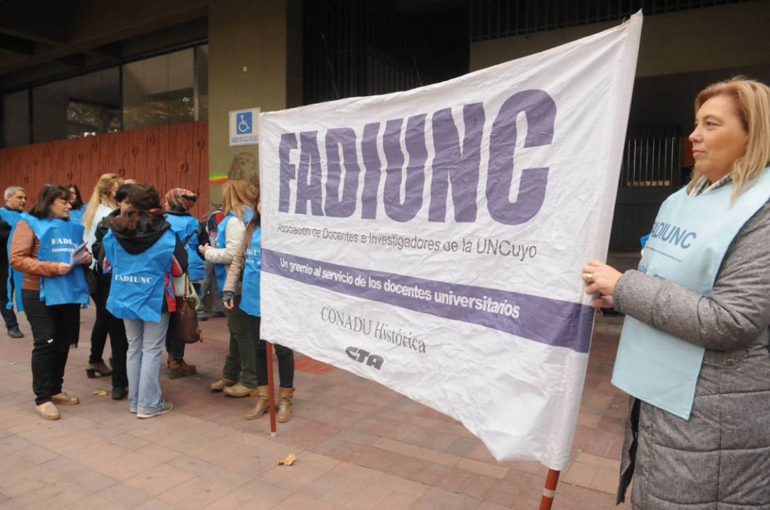 imagen El Consejo aprobó el adelanto a los docentes universitarios