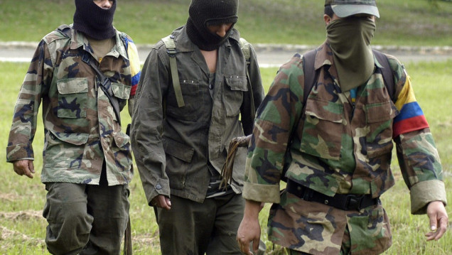 imagen Santos saluda la decisión de las Farc de suspender sus cursos militares