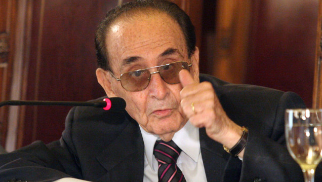 imagen Renunció Carlos Fayt