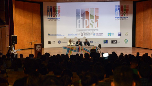 imagen Más de 400 estudiantes y egresados visitaron la Fiesa