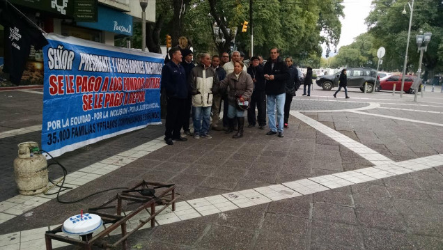 imagen Exypefianos marcharon otra vez a la Legislatura