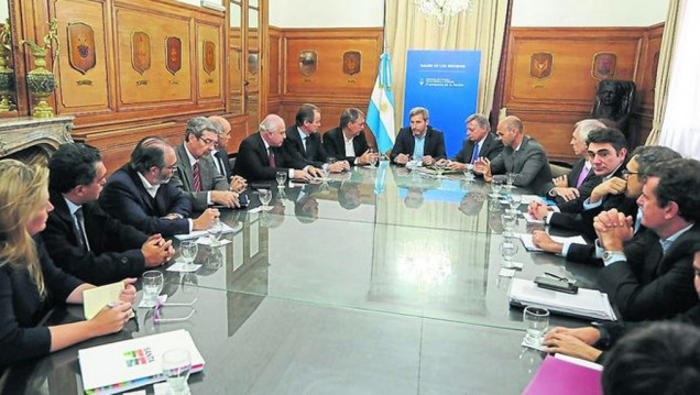 imagen El Gobierno fijó topes al aumento de gas del 400 % a los residenciales y del 500 % a las pymes