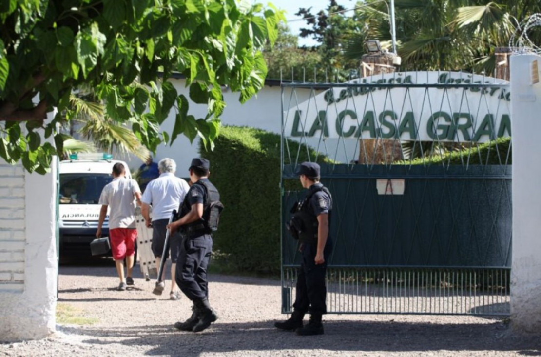 imagen Se derrumbó parte de un geriátrico en Maipú y murió un enfermero