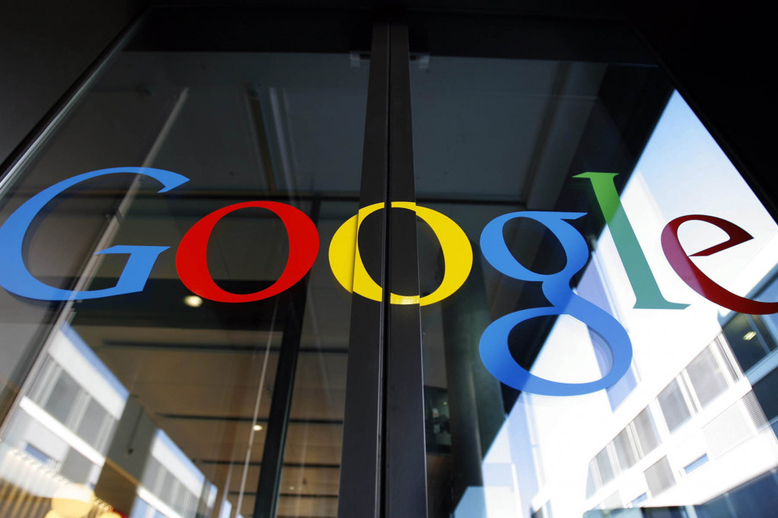 imagen Google patentó un capó adhesivo para sus autos autónomos