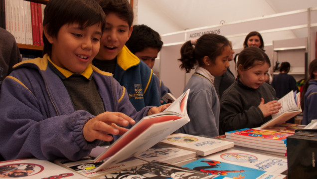 imagen Comenzó la Feria del Libro del Cuyum