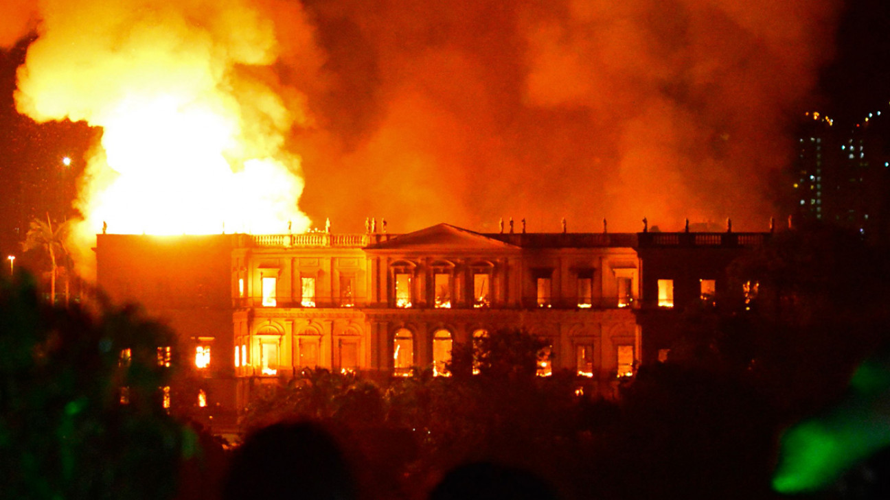 imagen Un incendio consume el Museo Nacional de Río de Janeiro