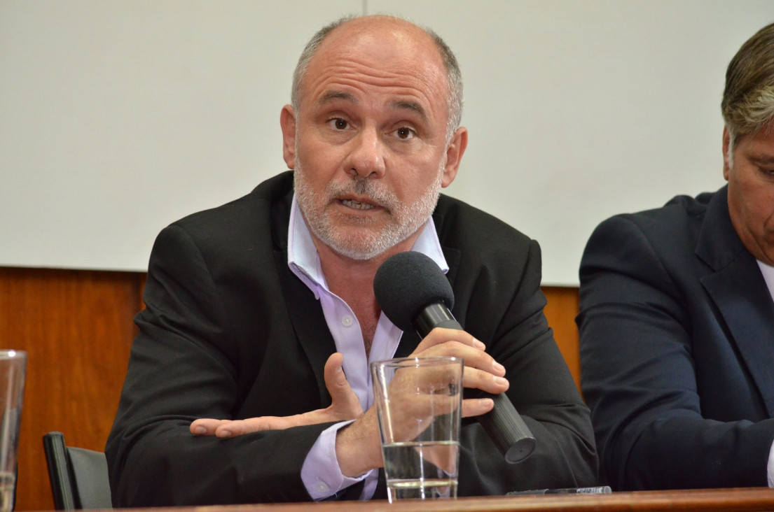 imagen El titular de la DGE quiere aplicar la cédula escolar