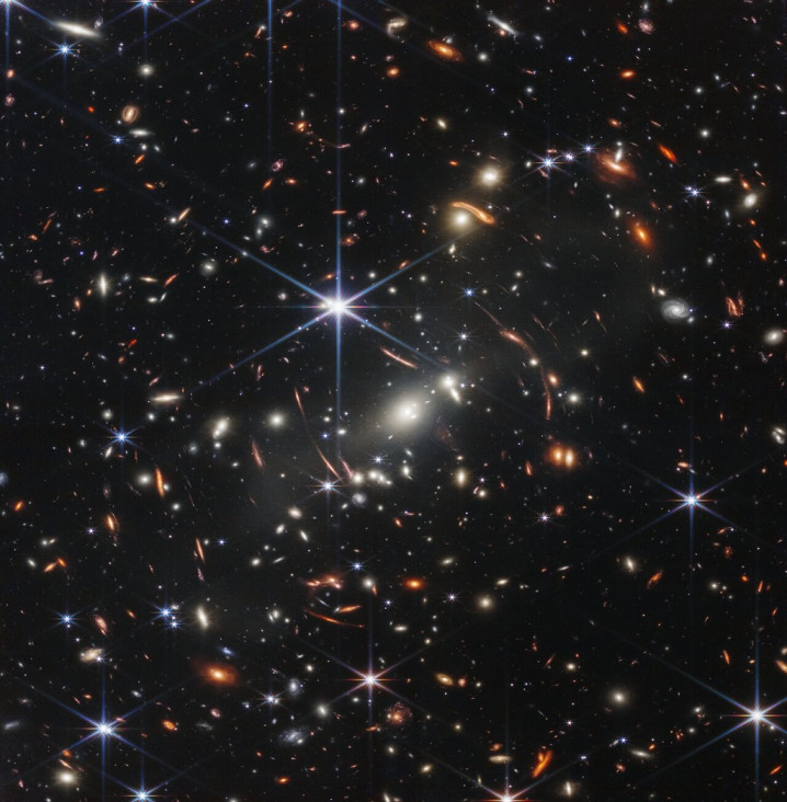 imagen El telescopio James Webb mostró la imagen infrarroja más profunda del universo 