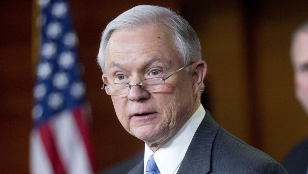 imagen Confirman al paladín antiinmigración Jeff Sessions como fiscal general de Estados Unidos