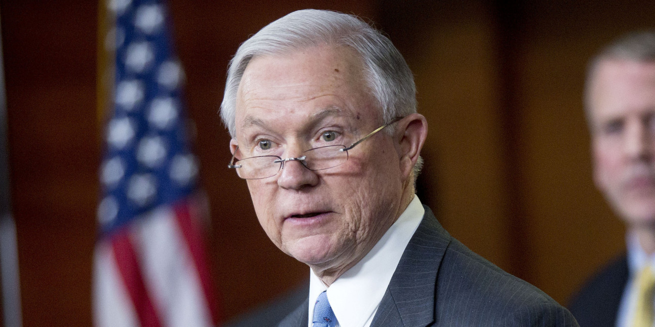 imagen Confirman al paladín antiinmigración Jeff Sessions como fiscal general de Estados Unidos