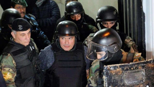 imagen Lo pescaron escondiendo 8 millones de dólares