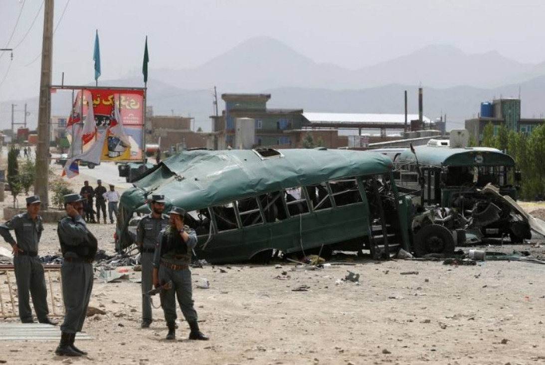 imagen Atentado suicida en Kabul mata a casi 30 personas y hiere a más de 40
