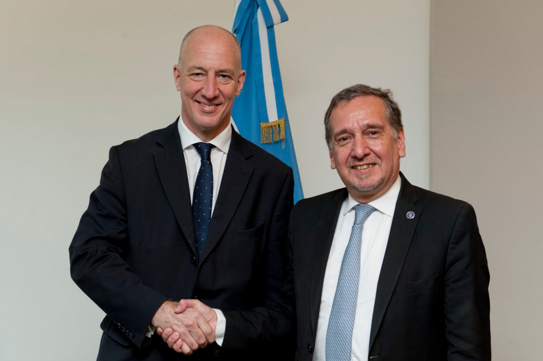 imagen Malvinas: el embajador de Gran Bretaña aseguró tener más "empatía" con Macri
