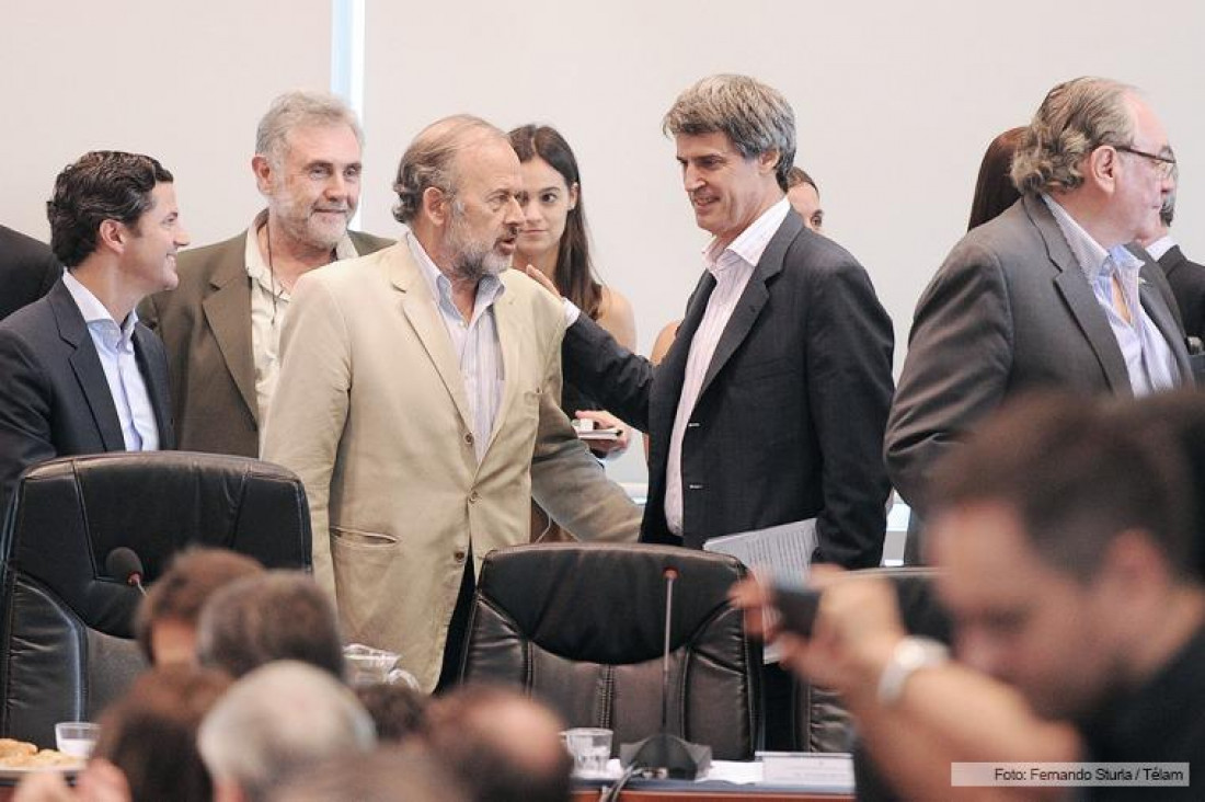 imagen Cruce entre Prat Gay y Kicillof por acuerdo con los holdouts