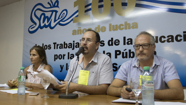 imagen Acusan al Gobierno de deslegitimar a los docentes