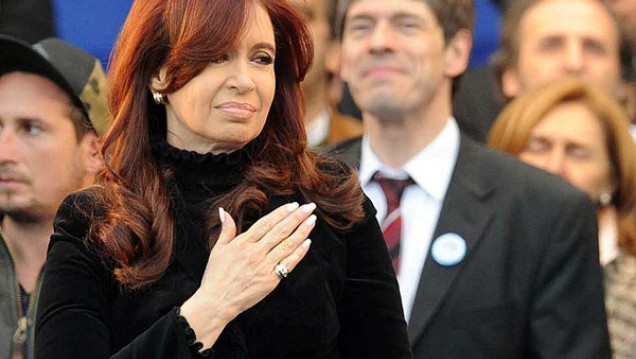 imagen Multitudinario apoyo a Cristina, que llamó a la unidad