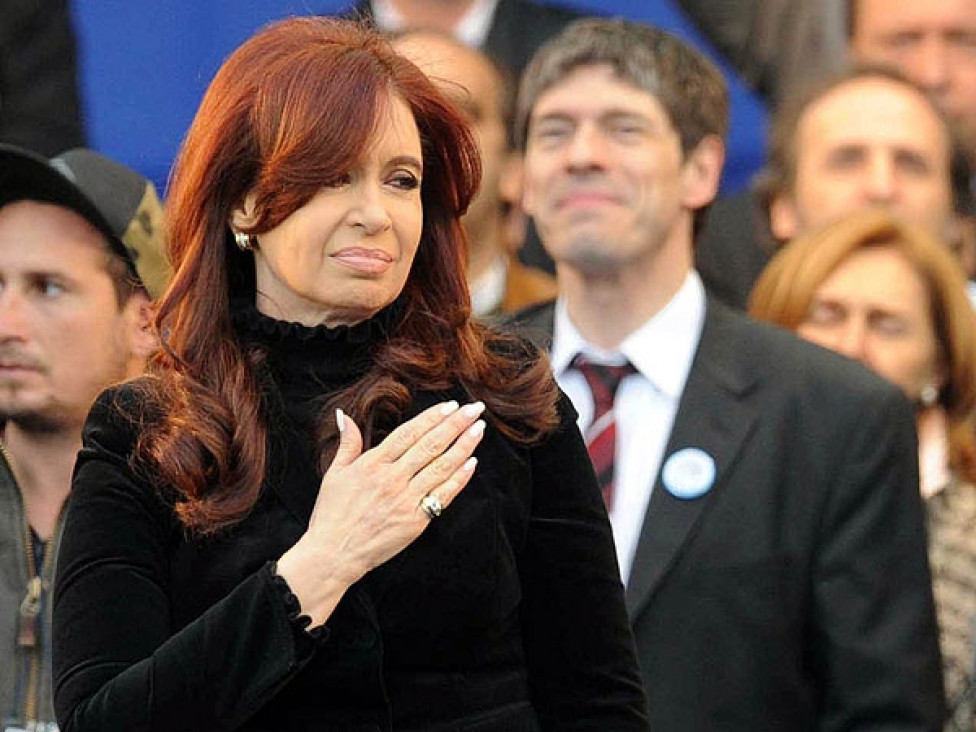 imagen Multitudinario apoyo a Cristina, que llamó a la unidad