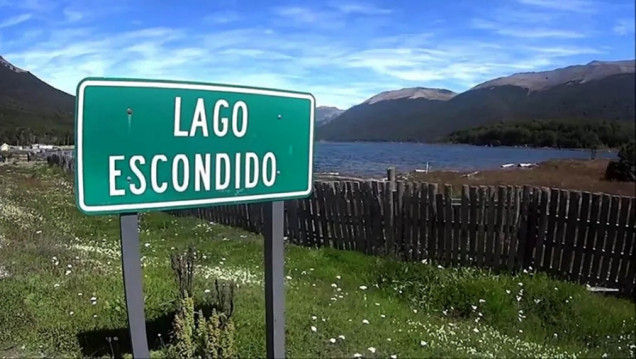 imagen Una vez más, la Justicia ordena reabrir el acceso a Lago Escondido, cercado por Joe Lewis