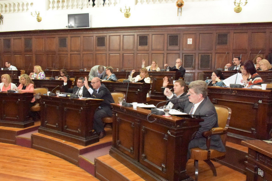 imagen Cornejo ya tiene su ley de Ministerios