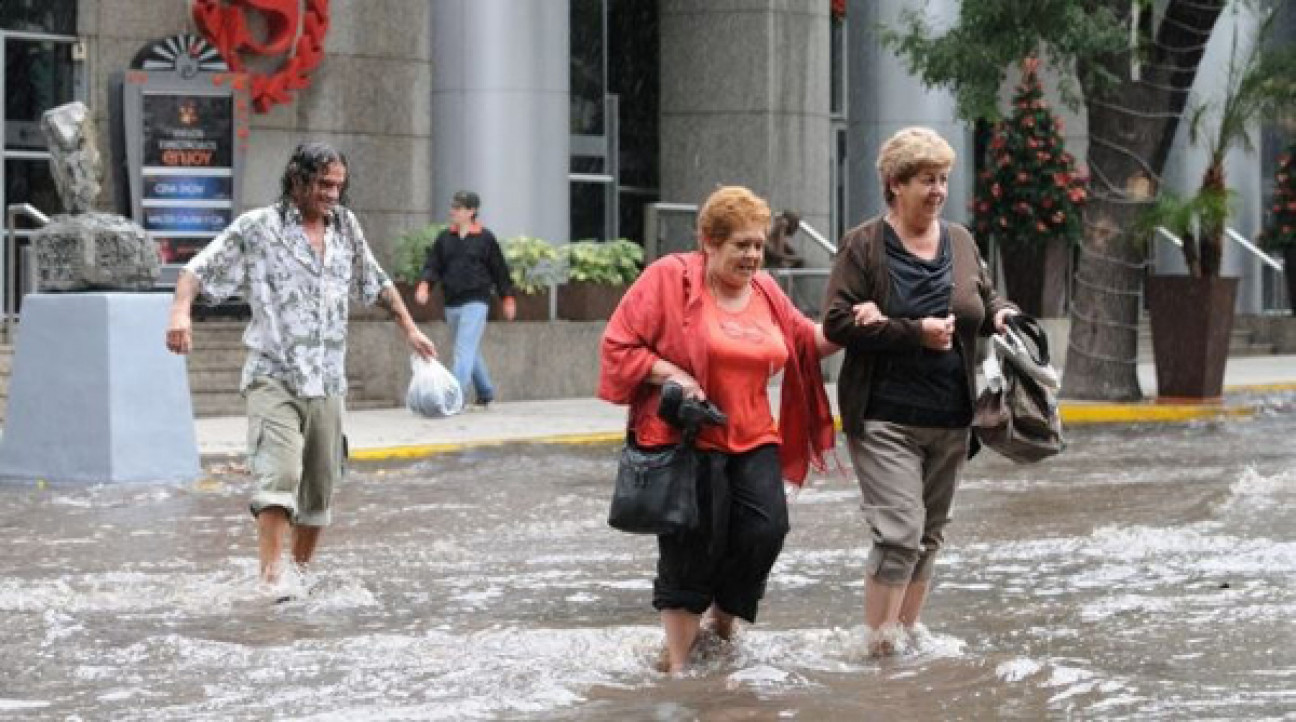 imagen La fuerte tormenta del fin de semana, deja como saldo una víctima fatal, evacuados y cortes de luz