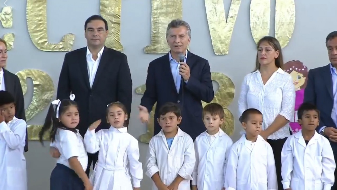 imagen Macri en Corrientes: "Nada es posible sin los docentes"