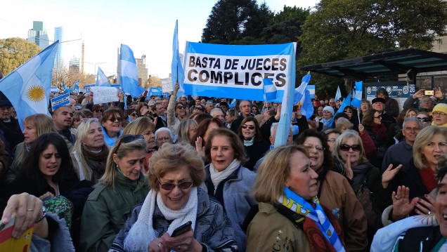 imagen Una marcha "anticorrupción" reclamó frente a los Tribunales Federales