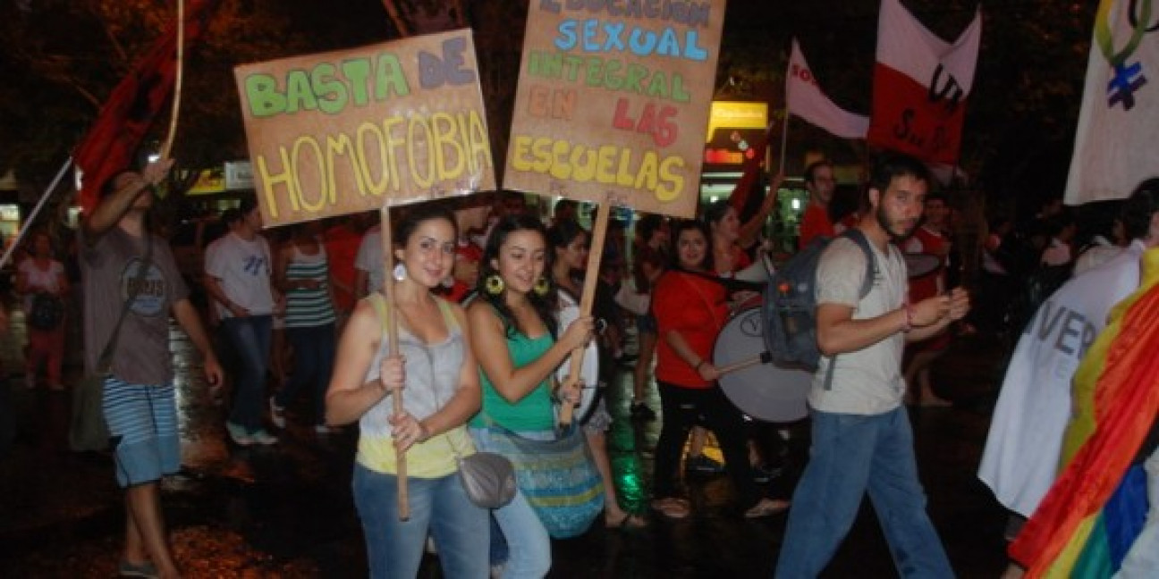 imagen "Despabílate amor, que el horror amanece"