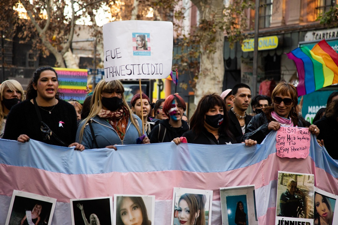 imagen Multitudinaria marcha contra la violencia hacia las mujeres
