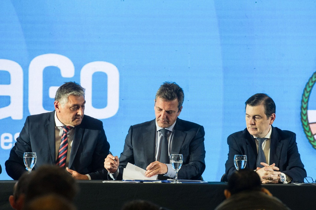 imagen Elevar el piso de Ganancias beneficia a "casi 380.000 personas" en Argentina"