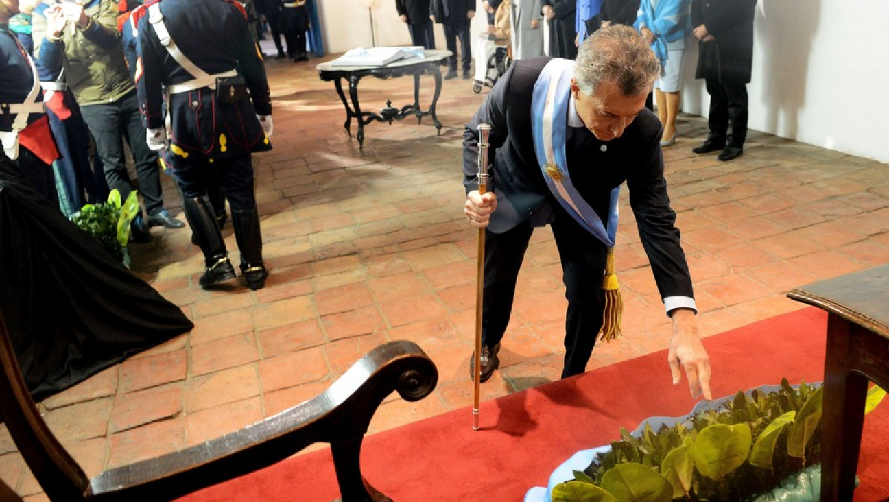 imagen Macri pidió ayuda a dirigentes para superar la "tormenta"