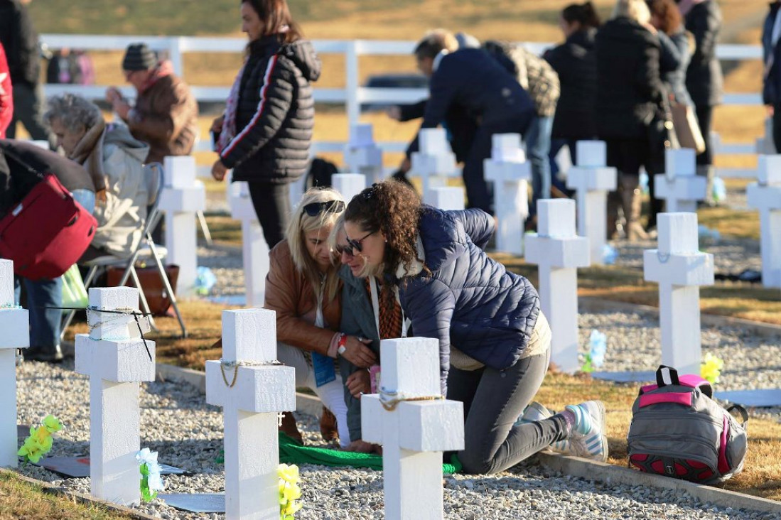 imagen Identificaron a otros tres soldados argentinos caídos en Malvinas