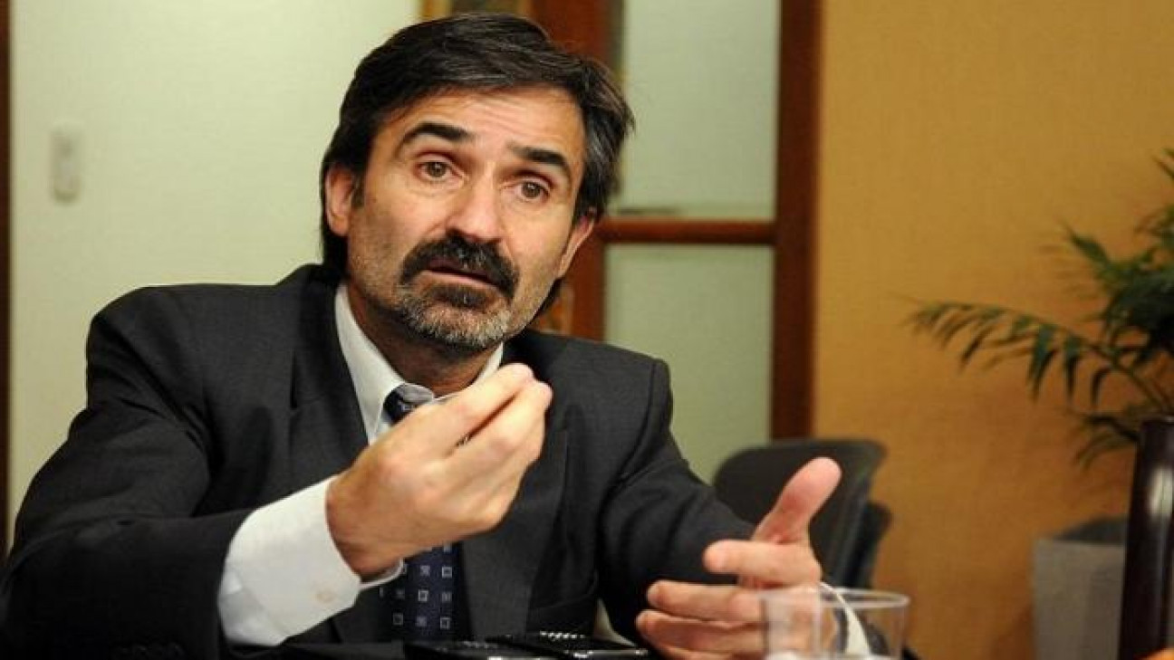 imagen Derrame en Veladero: acusan de inacción a Jorge Mayoral
