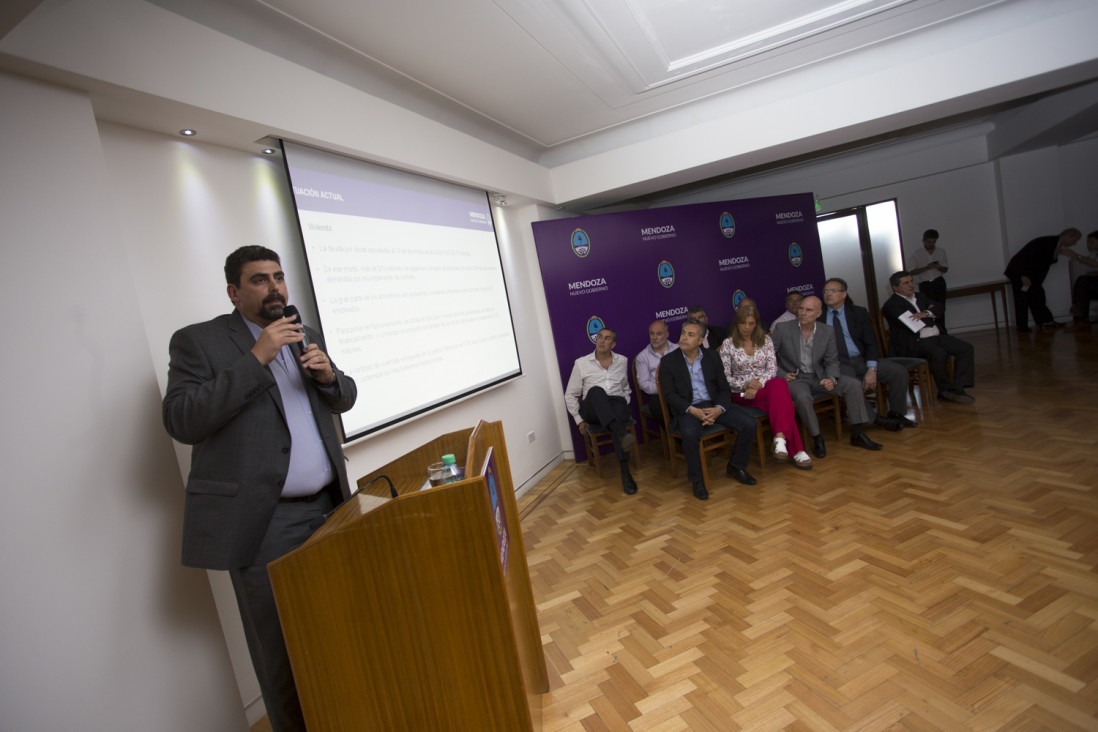 imagen Cornejo y los 12 mil millones para decir que está todo mal