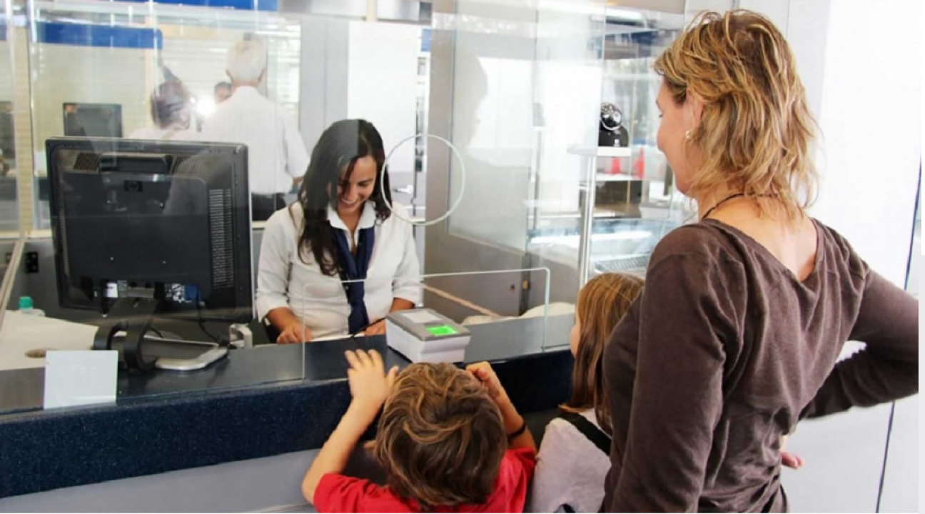imagen Habilitan trámite instantáneo en fronteras y aeropuertos para autorizar a menores de 18 años a salir del país 