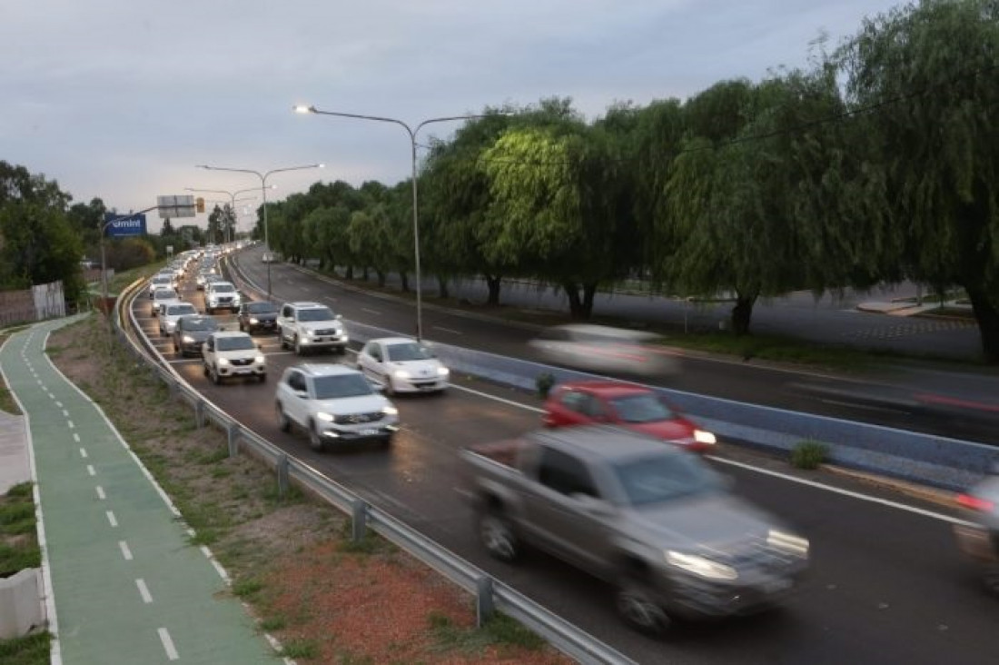 imagen Moverse en Mendoza: el modo principal es arriba del auto