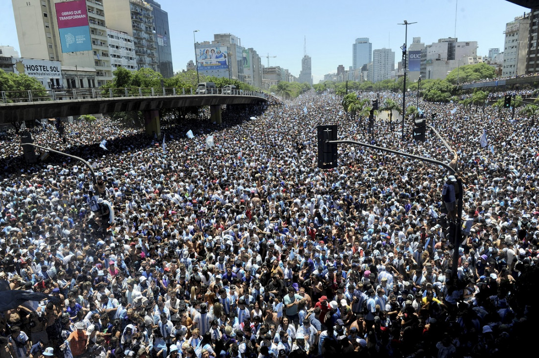 imagen Lo que dejó la histórica movilización para saludar a los campeones del mundo