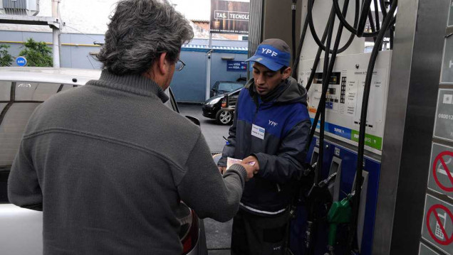 imagen Las petroleras esperan subir el 10 % las naftas después de las elecciones