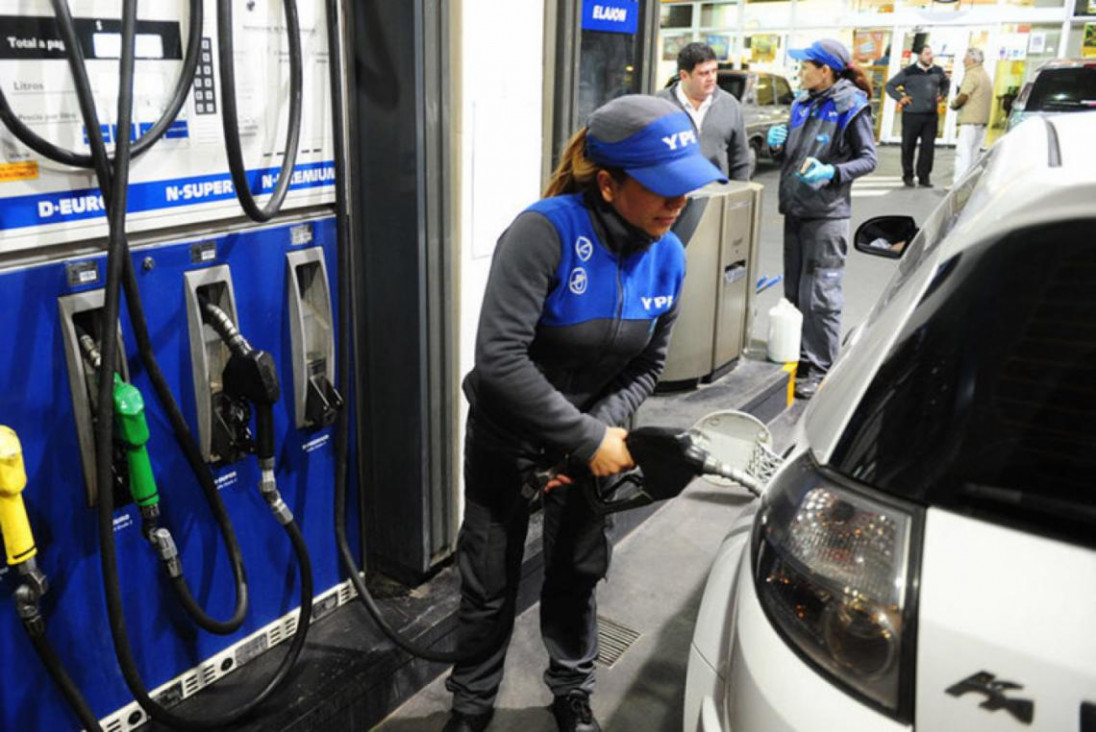 imagen Renuevan acuerdo por combustibles con subas del 4% mensual hasta el 15 de agosto